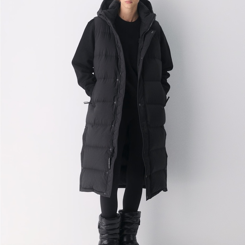 TNA Super Puff Long Vest in Black - XS